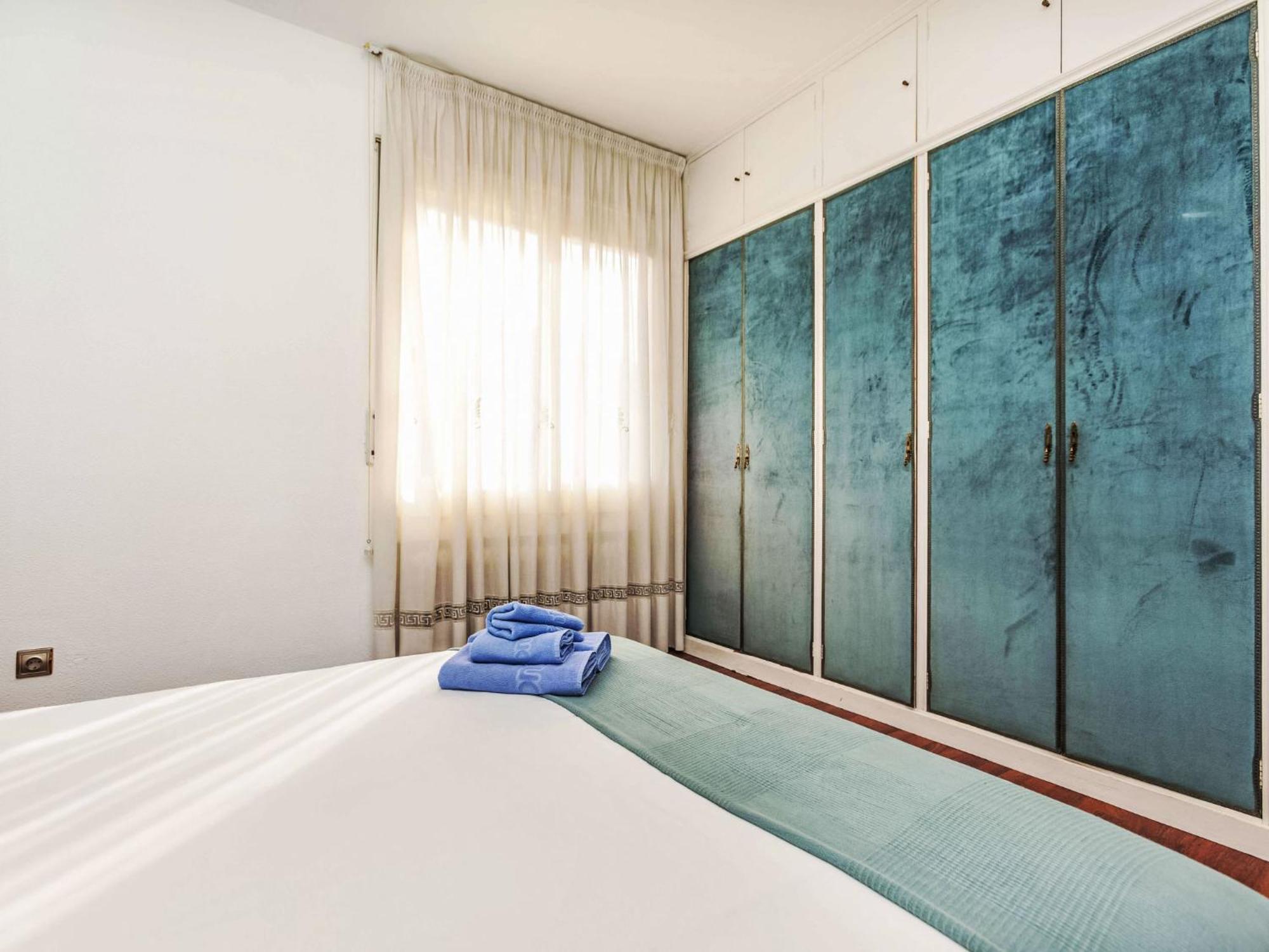 Apartment Sants-Les Corts Galileu By Interhome Барселона Экстерьер фото