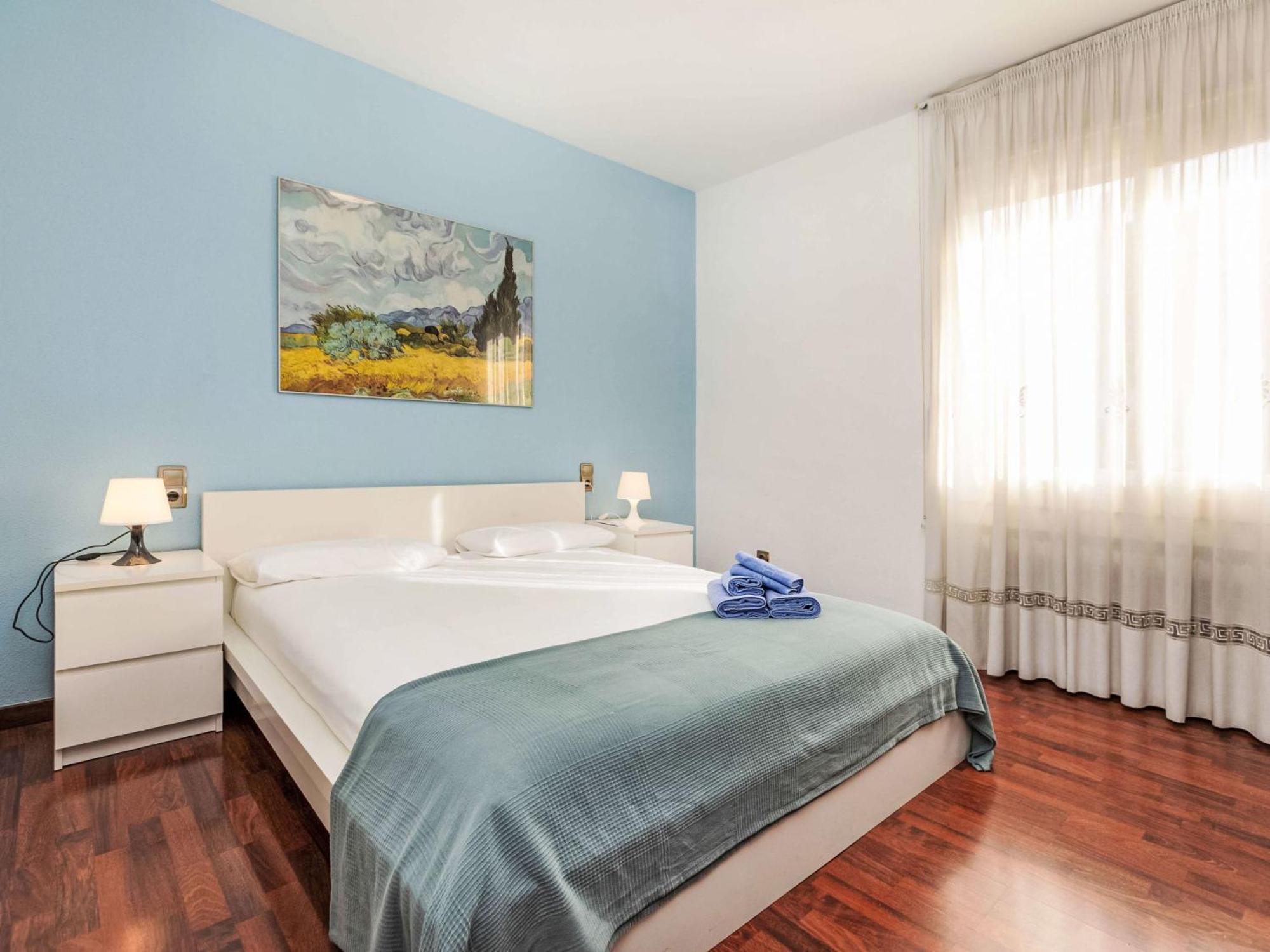 Apartment Sants-Les Corts Galileu By Interhome Барселона Экстерьер фото