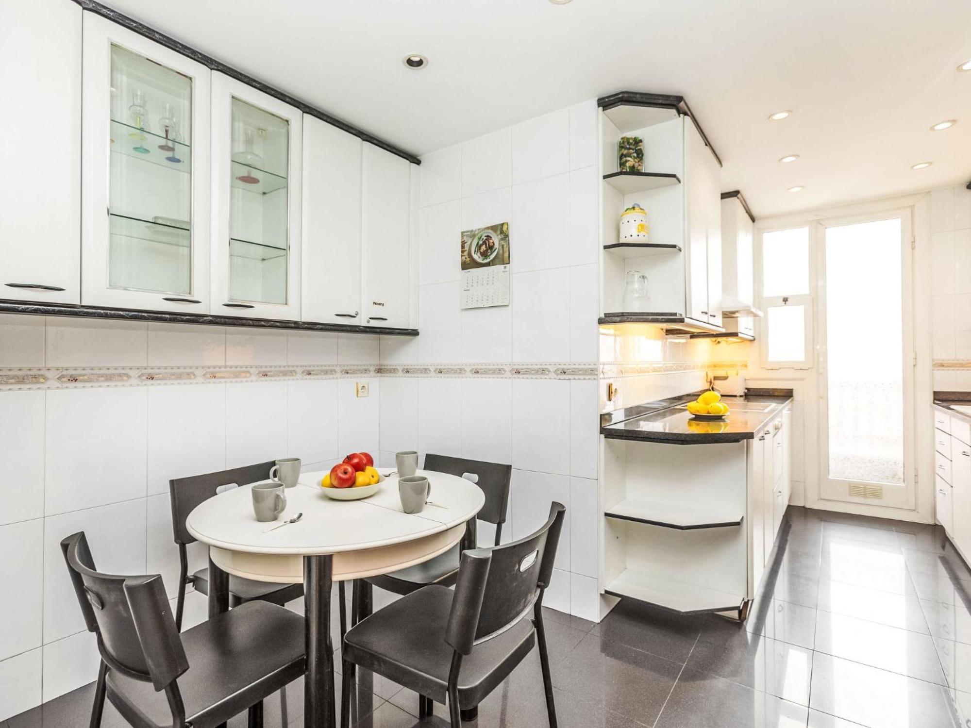 Apartment Sants-Les Corts Galileu By Interhome Барселона Экстерьер фото