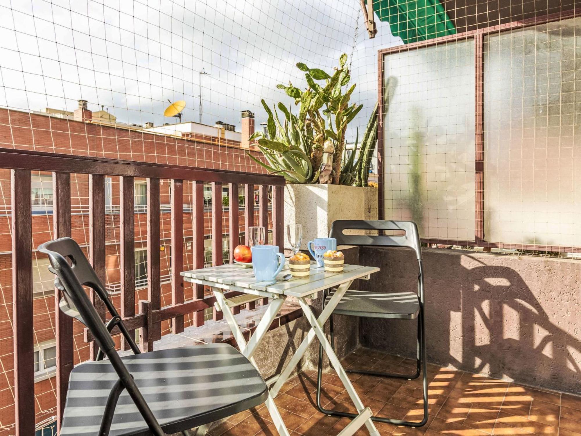 Apartment Sants-Les Corts Galileu By Interhome Барселона Экстерьер фото