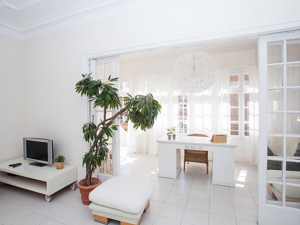 Apartment Sants-Les Corts Galileu By Interhome Барселона Экстерьер фото